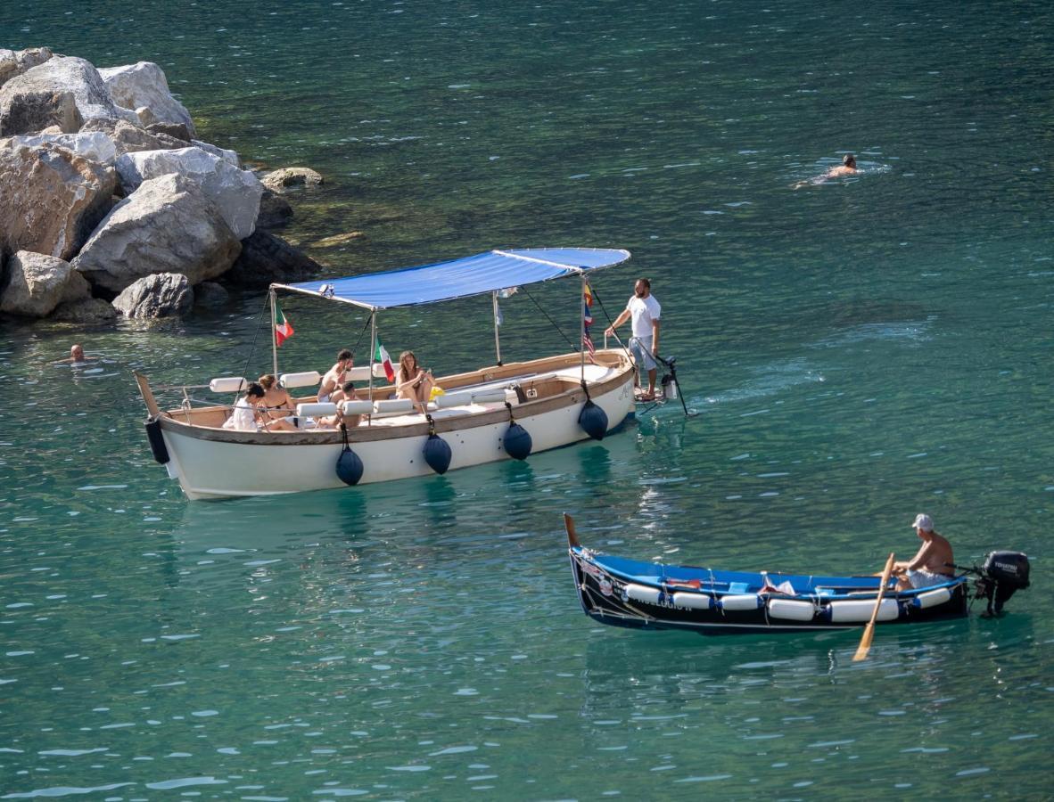 Lassu Apartment With View Vernazza Buitenkant foto